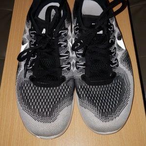 Nike free rn size 8.5